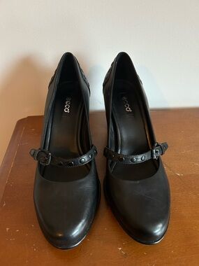 ECCO Shoes Womens 39 Mary Jane Pumps Black Leather Casual Buckle Studded Detail